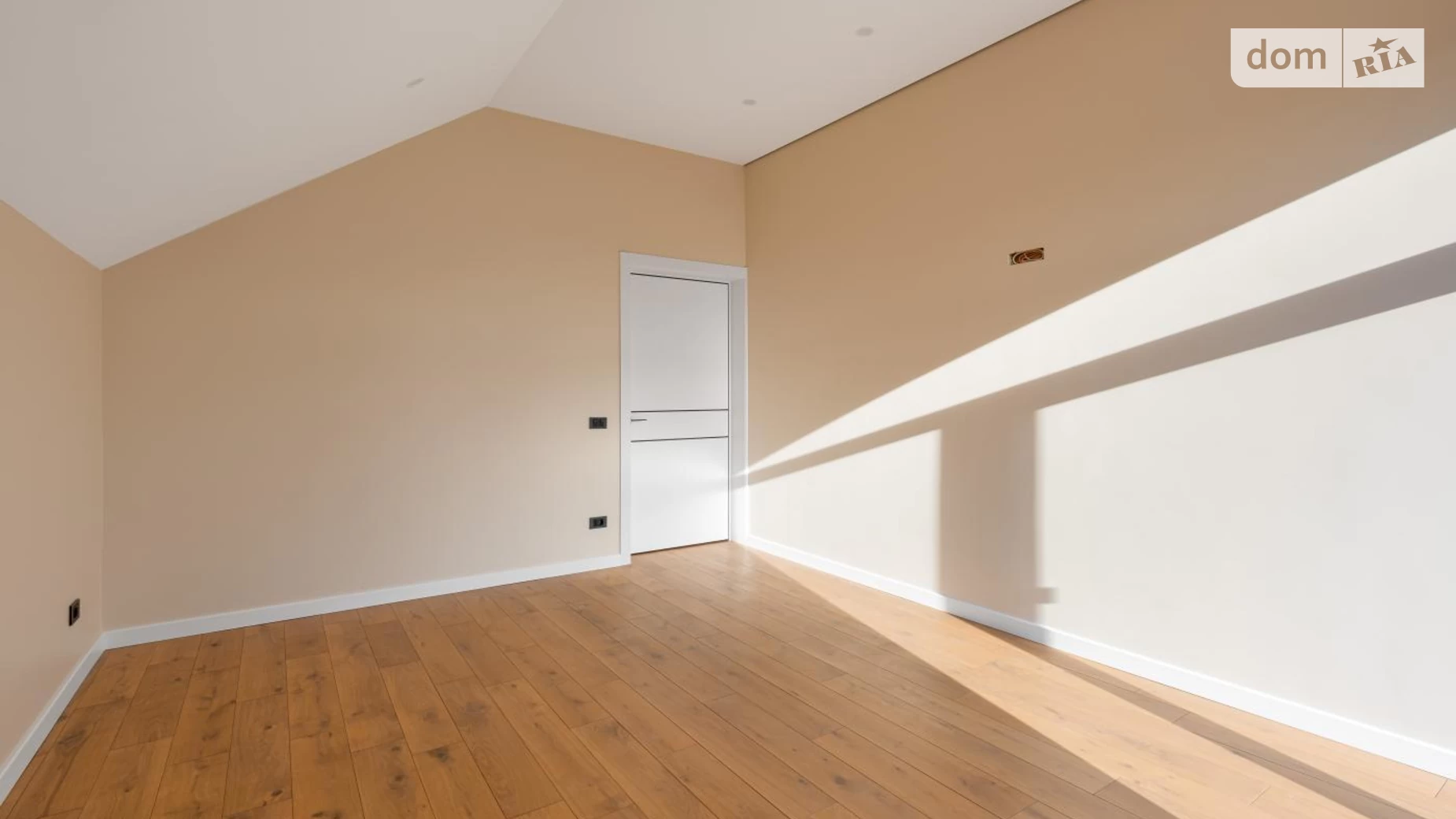 Продается дом на 2 этажа 236.5 кв. м с мебелью, цена: 385000 $ - фото 4