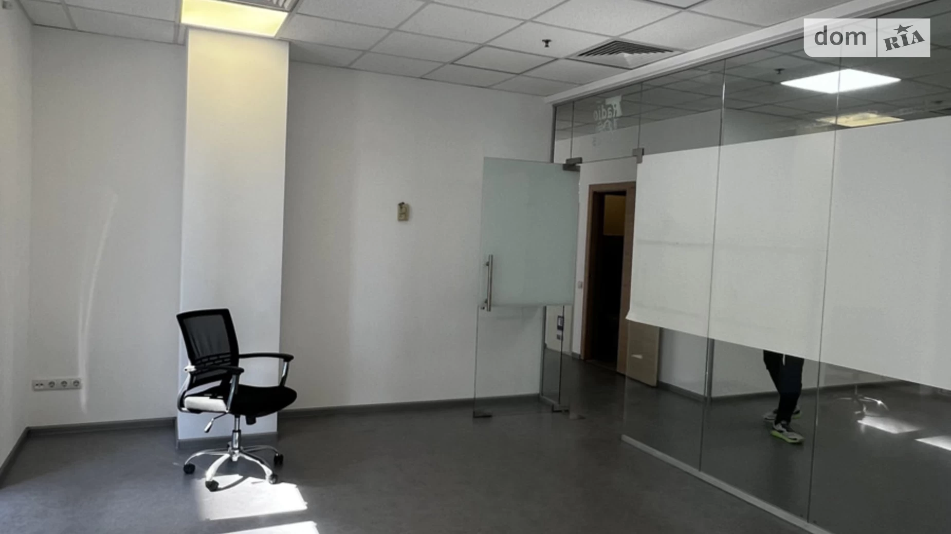 Сдается в аренду офис 132 кв. м в бизнес-центре, цена: 2530 $ - фото 5