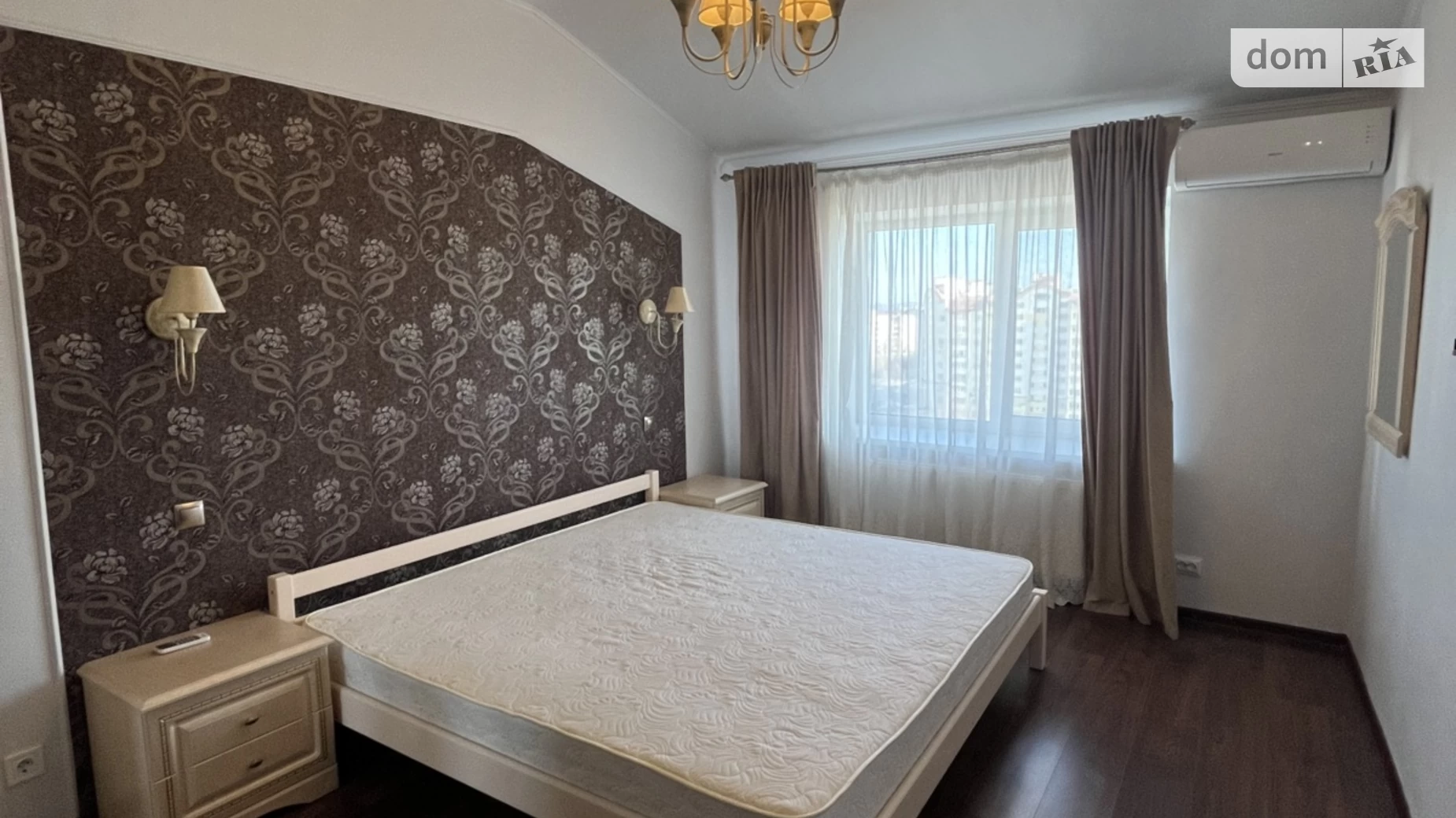 Продается 2-комнатная квартира 81 кв. м в Ивано-Франковске, ул. Стуса Василия, 28/3 - фото 2
