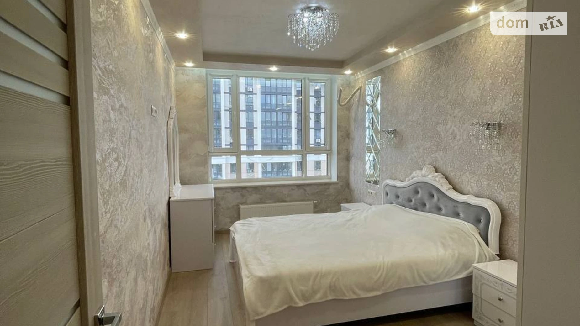 Продається 2-кімнатна квартира 63.2 кв. м у Ірпені, вул. Університетська(Карла Маркса), 3/1 - фото 2