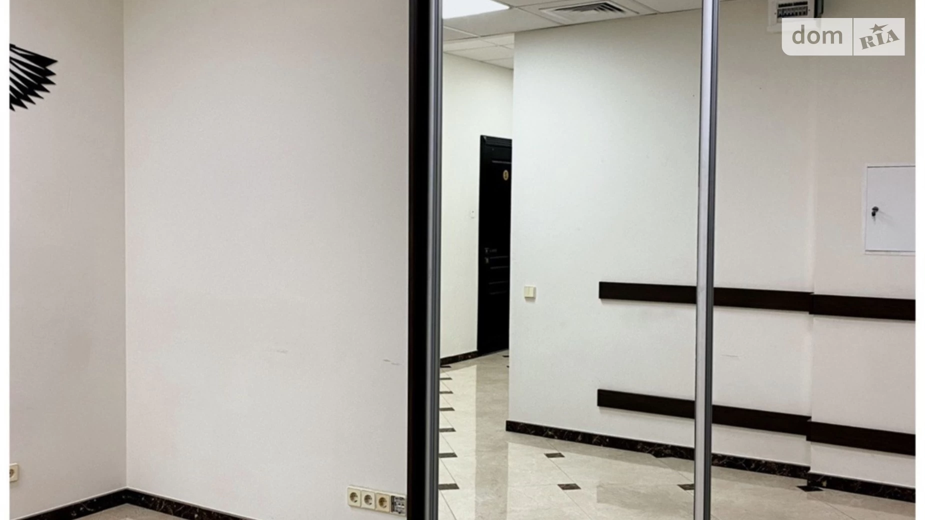 Сдается в аренду офис 123 кв. м в бизнес-центре, цена: 2460 $ - фото 4