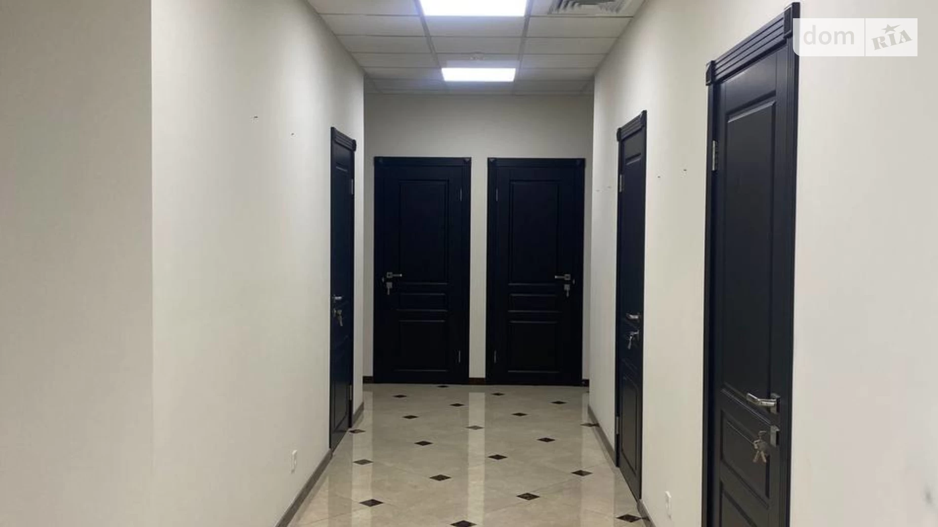 Сдается в аренду офис 123 кв. м в бизнес-центре, цена: 2460 $ - фото 3