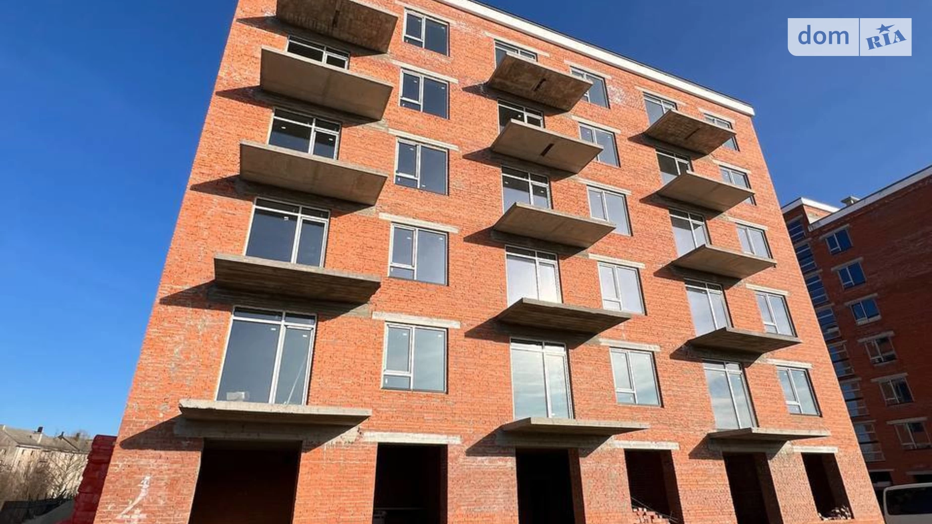Продается 1-комнатная квартира 51.9 кв. м в Ивано-Франковске, ул. Коновальца Евгения - фото 2
