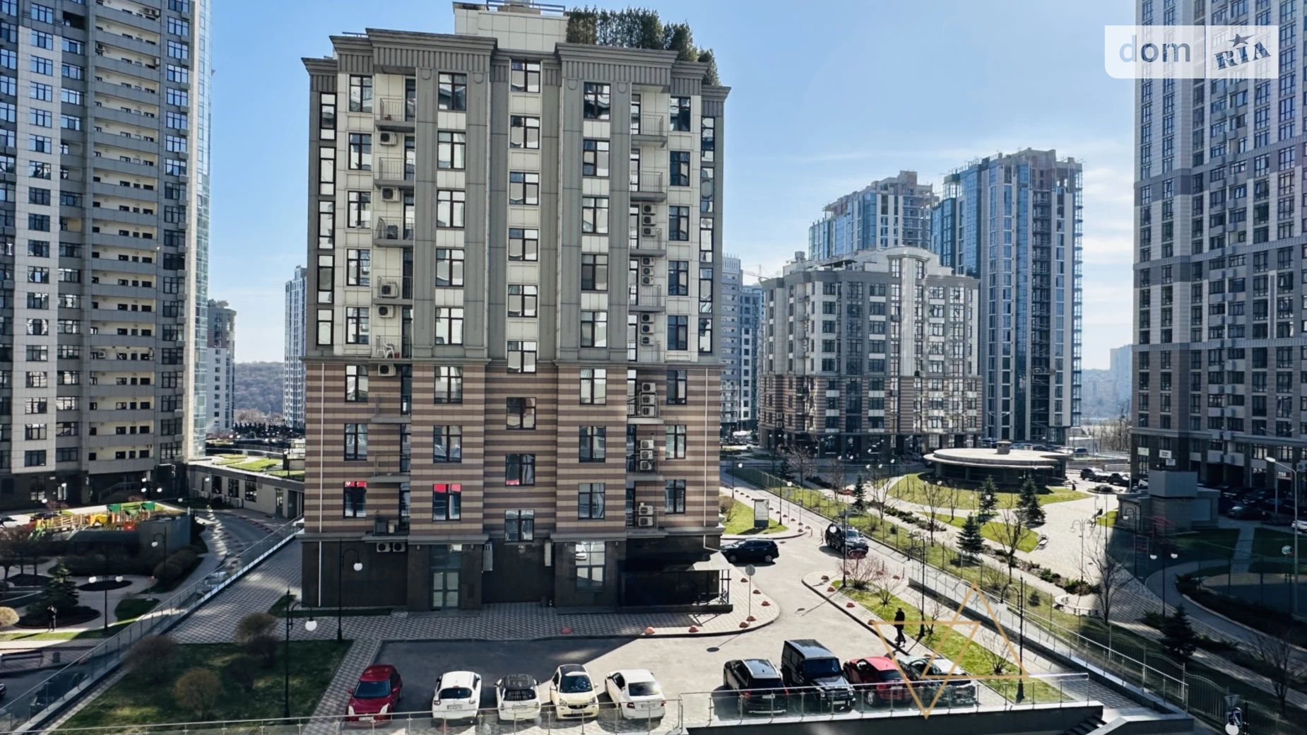 Продається 1-кімнатна квартира 100.4 кв. м у Києві, вул. Андрія Верхогляда(Драгомирова), 14А - фото 2