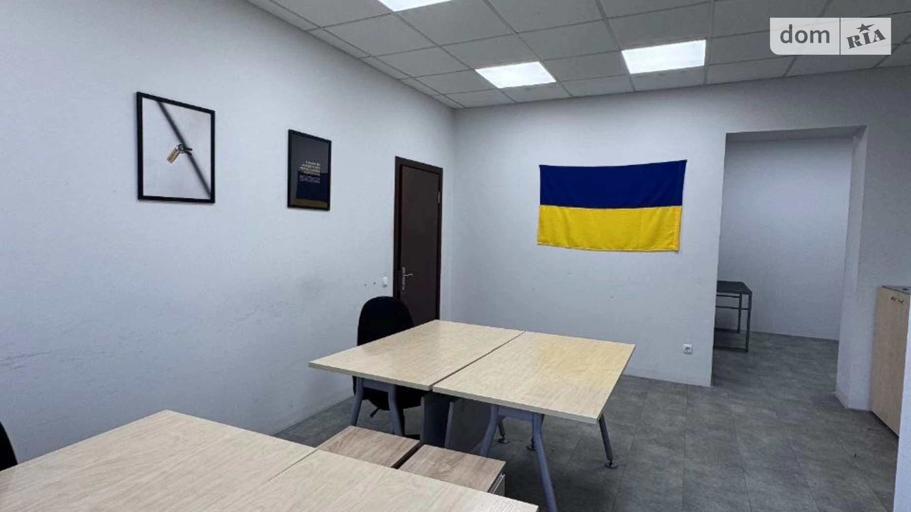 Сдается в аренду офис 61 кв. м в бизнес-центре, цена: 900 $ - фото 4