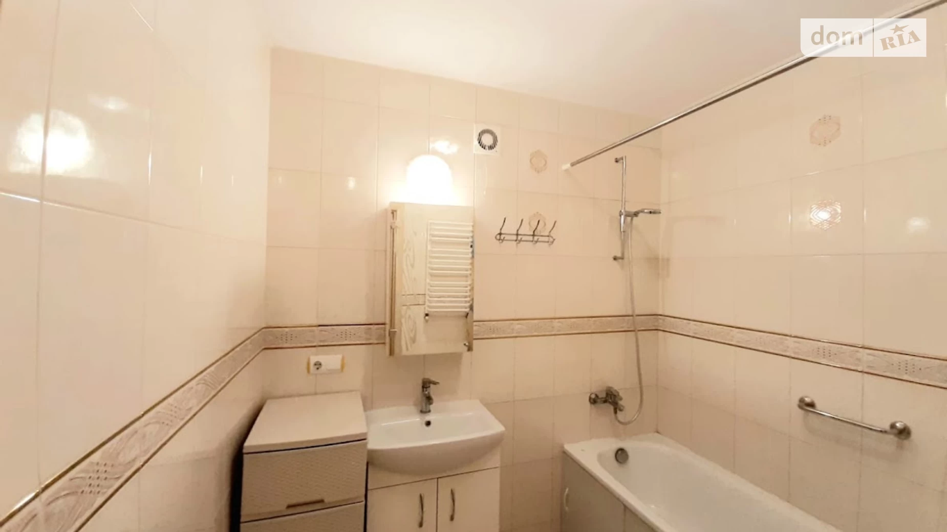Продается 2-комнатная квартира 71.3 кв. м в Черткове, ул. Независимости - фото 4