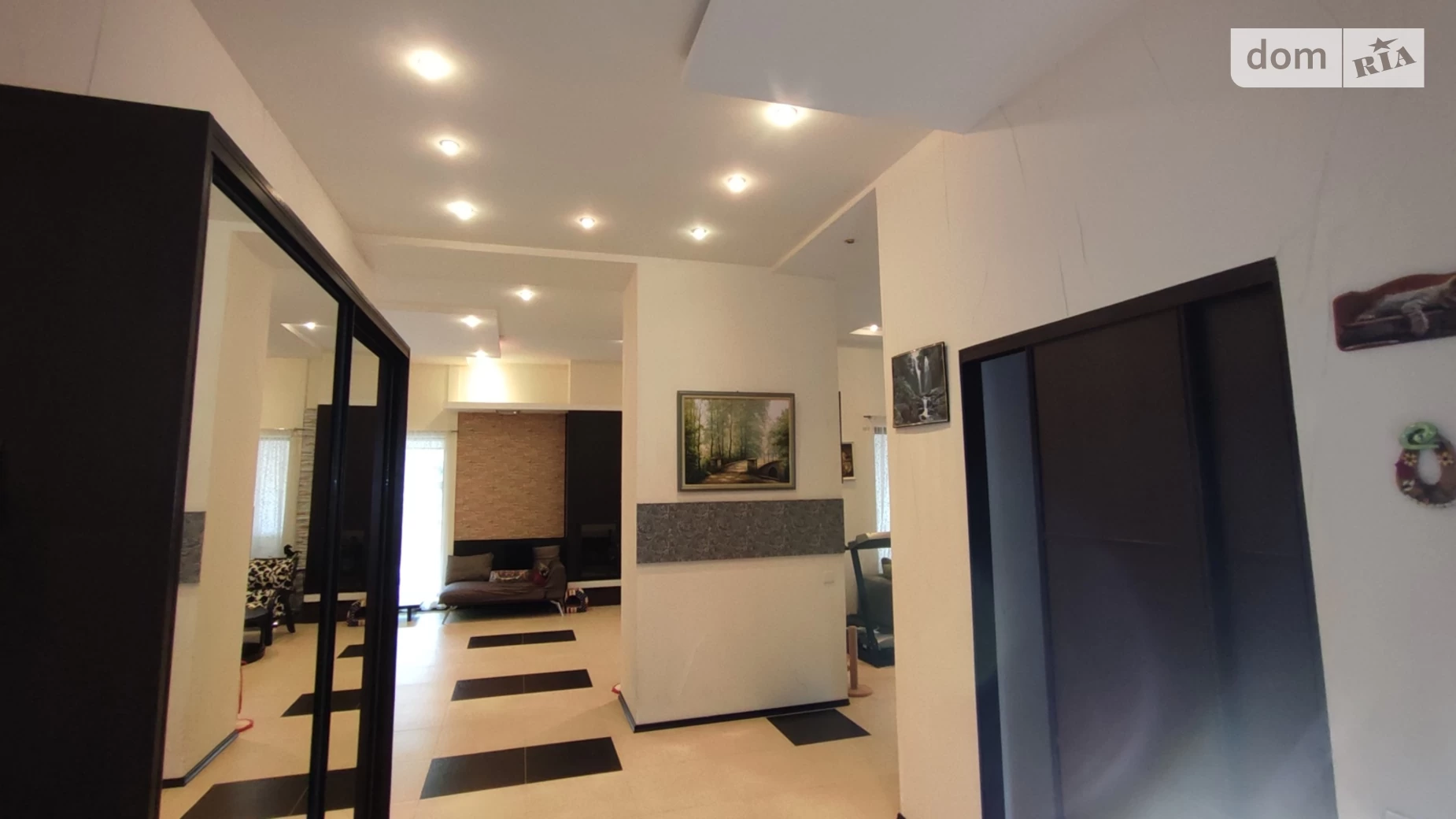 Продається будинок 3 поверховий 336.3 кв. м з ділянкою, цена: 299000 $ - фото 2