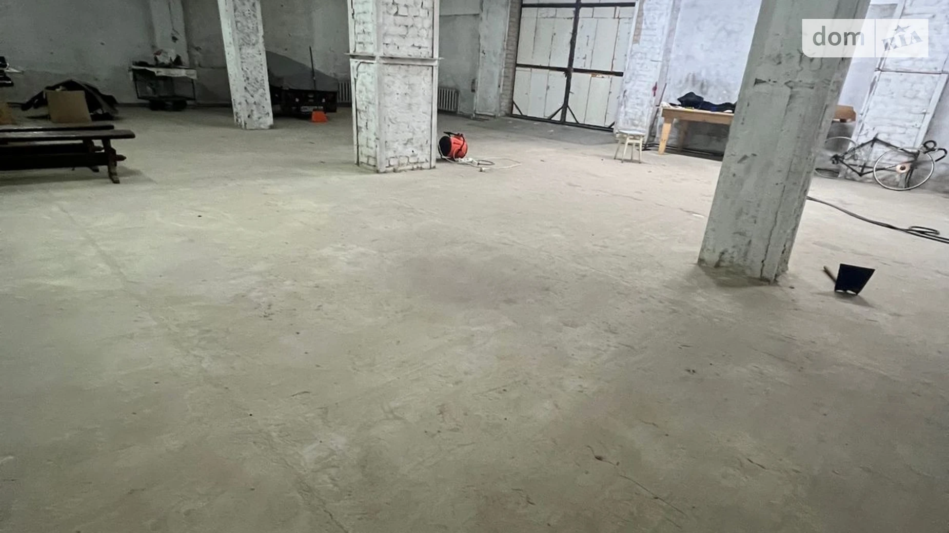 Продается отдельно стоящий гараж универсальный на 250 кв. м, цена: 72000 $ - фото 4