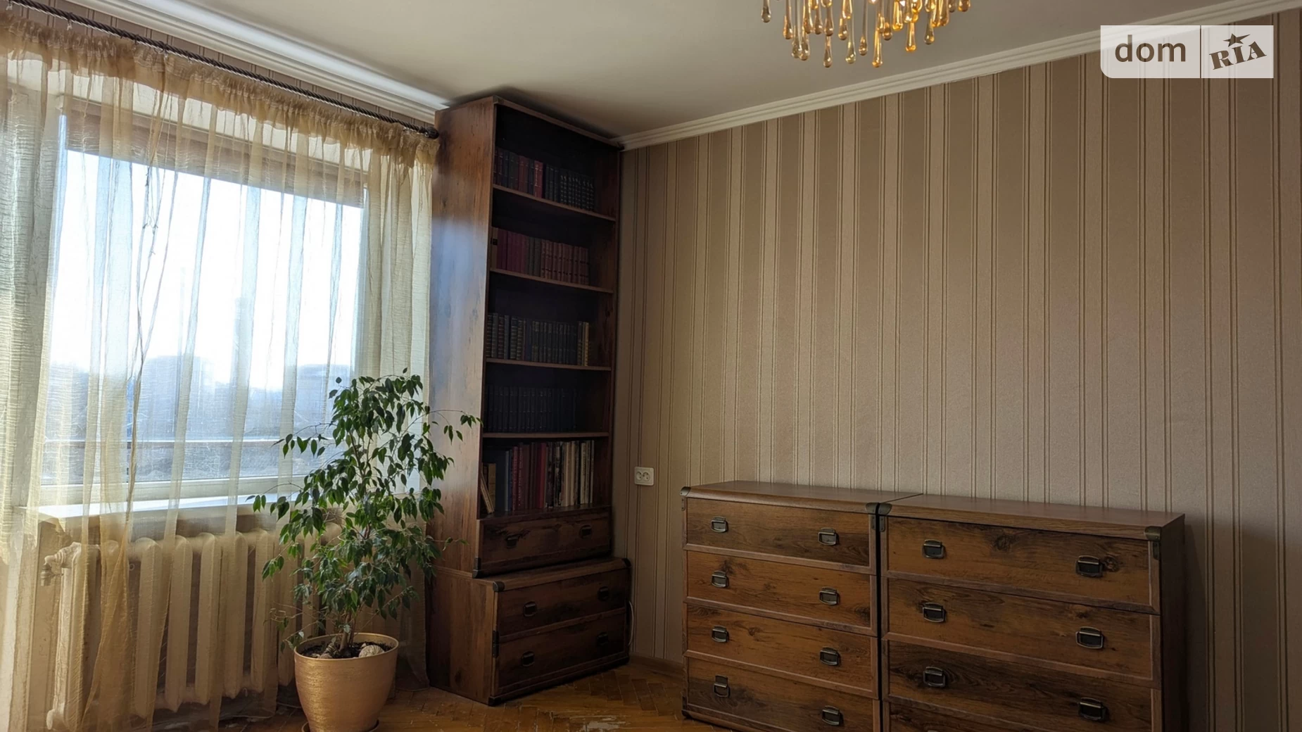 Продается 2-комнатная квартира 52.2 кв. м в Ровно, ул. Мицкевича, 34 - фото 2