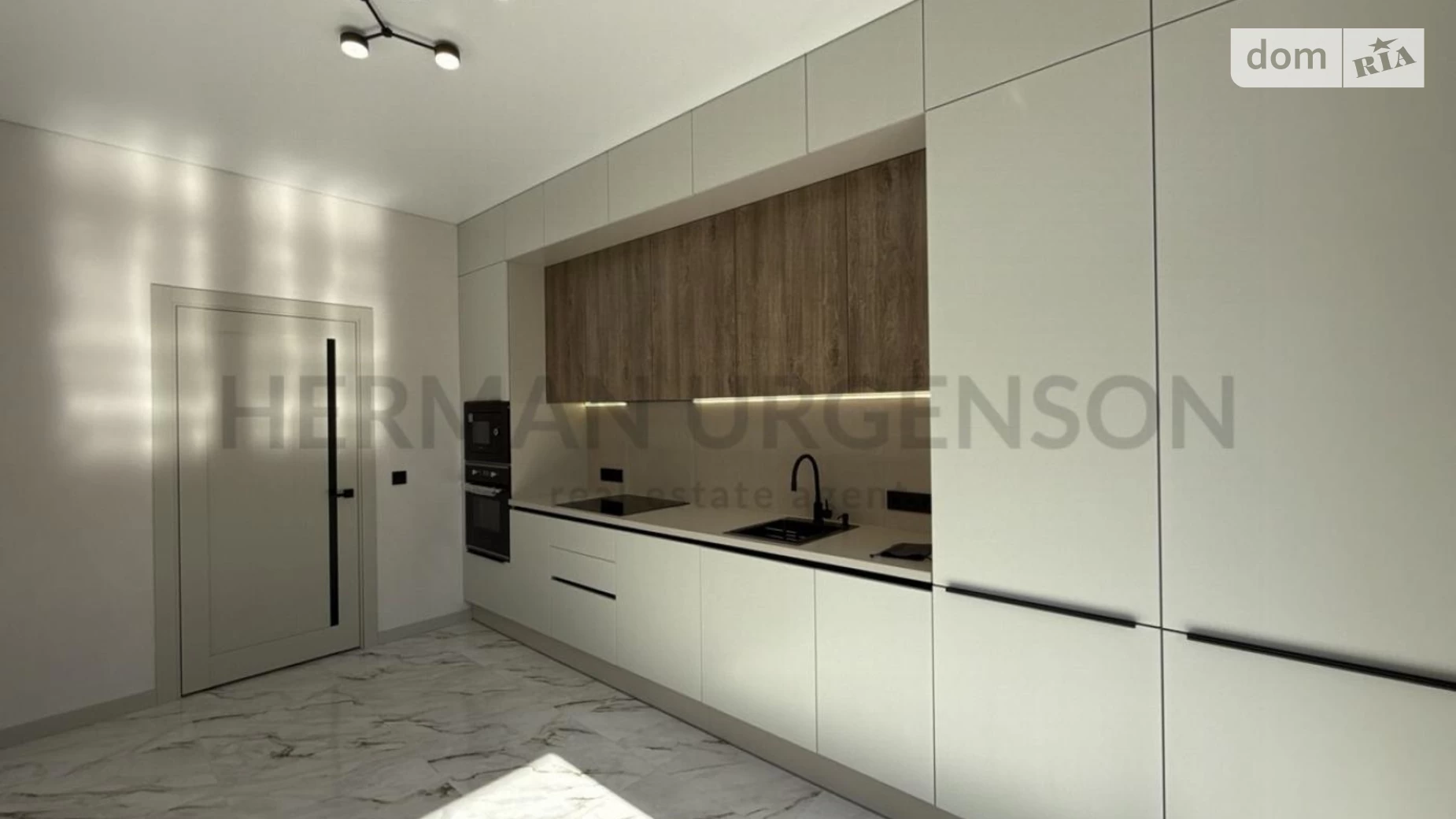 Продается 2-комнатная квартира 76 кв. м в Ужгороде, ул. Собранецкая - фото 2