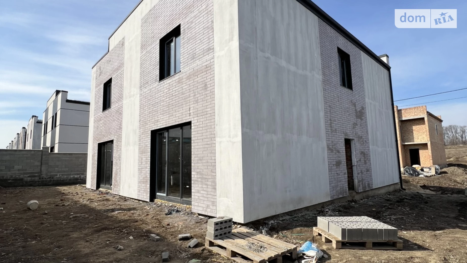 ул. Кулика и Гудачека(Макарова) Авторынок Ровно, цена: 72000 $ - фото 3
