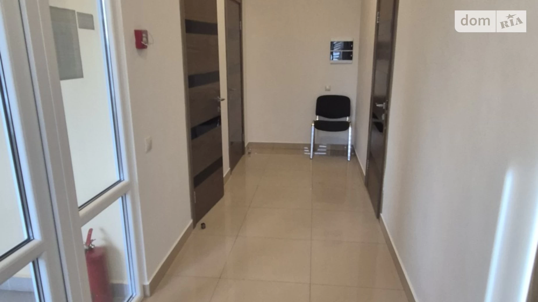 Сдается в аренду офис 73 кв. м в бизнес-центре, цена: 650 $ - фото 2