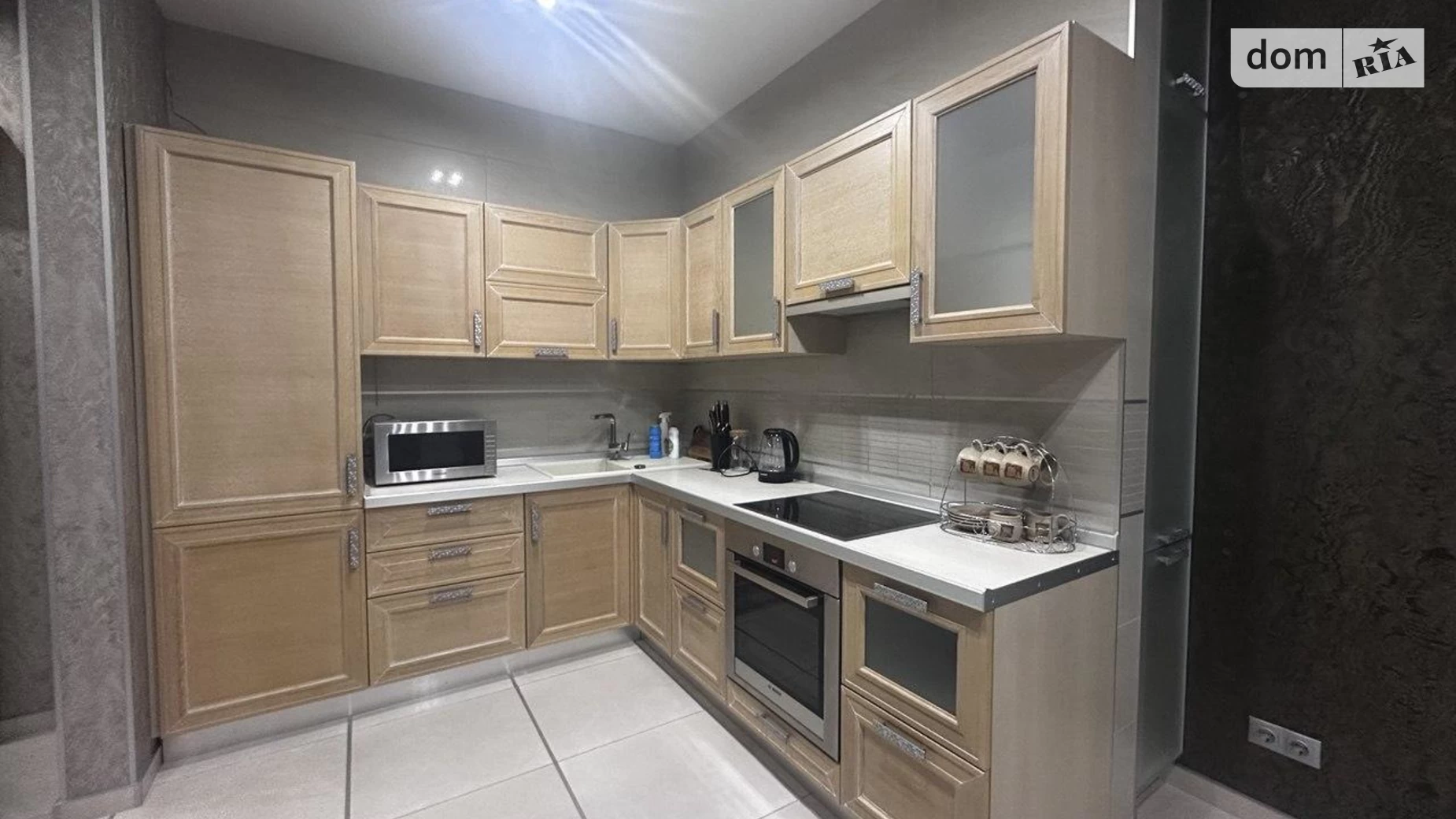 Продается 1-комнатная квартира 52 кв. м в Киеве, ул. Соломенская, 15А - фото 3
