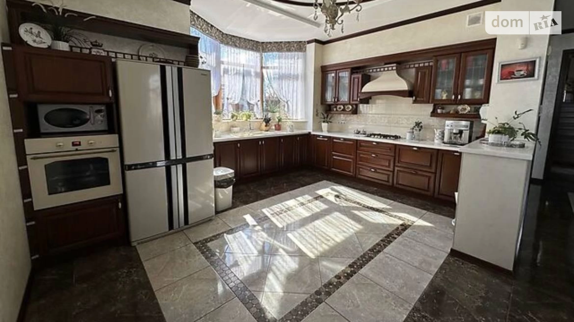 Продается дом на 2 этажа 419 кв. м с беседкой, цена: 379000 $ - фото 5