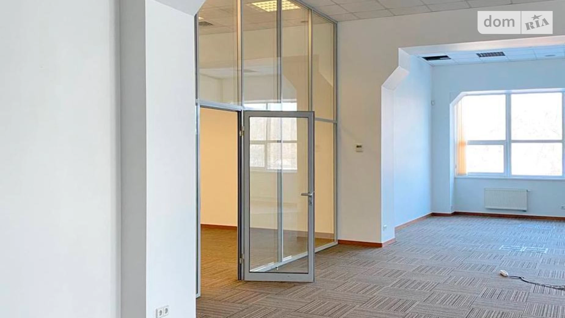 Сдается в аренду офис 280 кв. м в бизнес-центре, цена: 4400 $ - фото 4