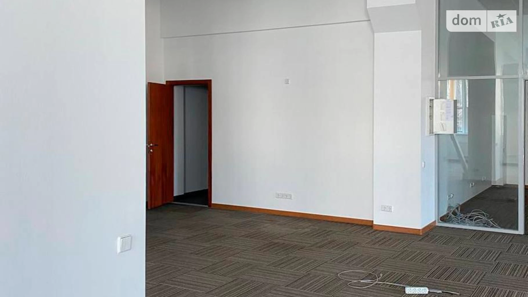 Сдается в аренду офис 280 кв. м в бизнес-центре, цена: 4400 $ - фото 5