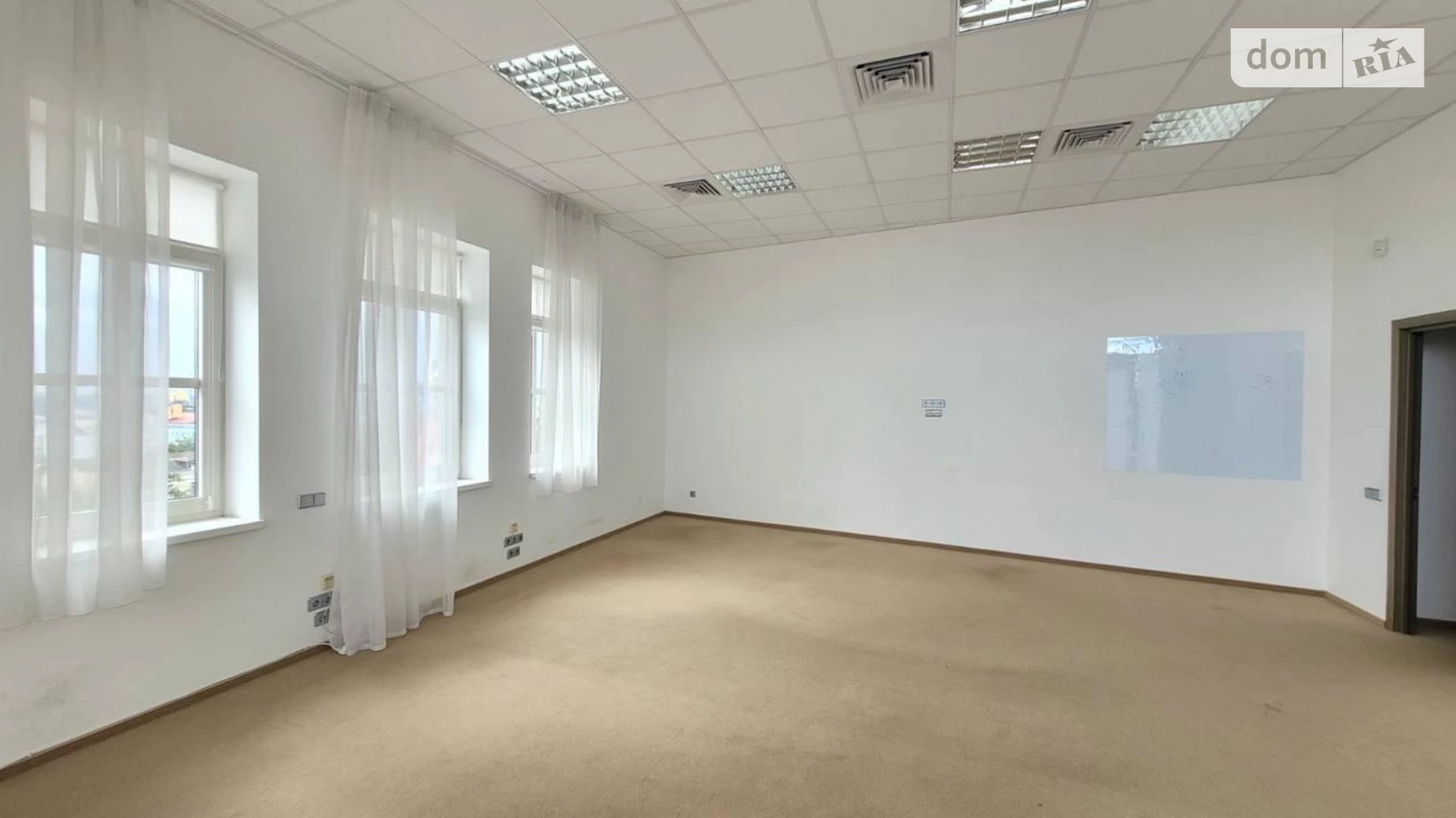 Сдается в аренду офис 180 кв. м в бизнес-центре, цена: 3800 $ - фото 2