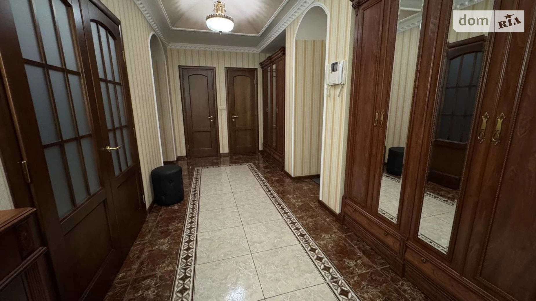 Продається 2-кімнатна квартира 117.6 кв. м у Одесі, вул. 1-а Лінія Люстдорфської дороги - фото 2
