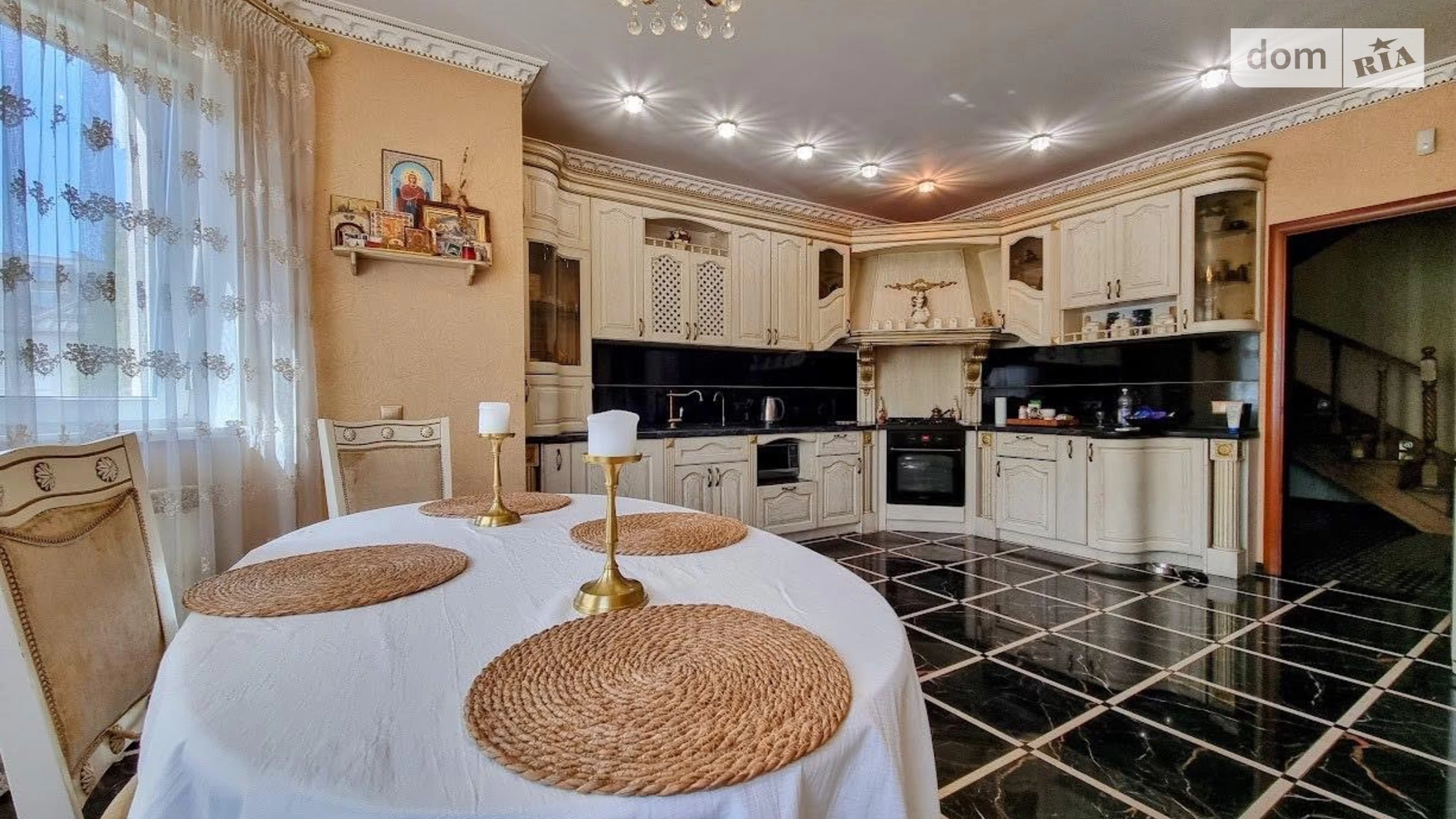 Продается дом на 3 этажа 250 кв. м с садом, цена: 250000 $ - фото 3