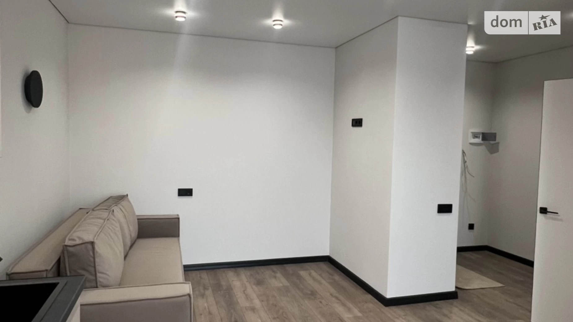 Продается 1-комнатная квартира 48 кв. м в Ровно, ул. Студенческая, 24А - фото 2