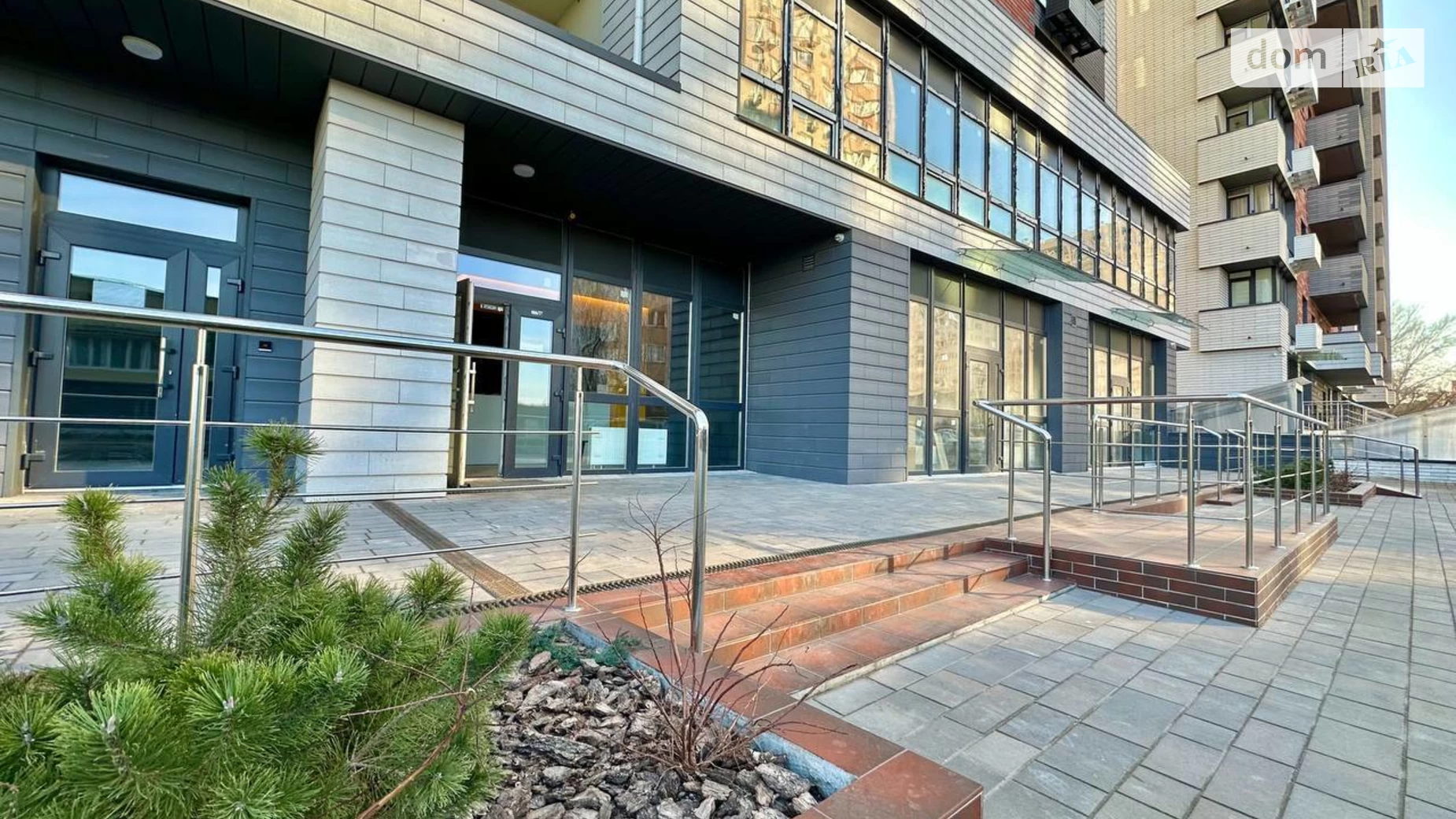 Продается 2-комнатная квартира 73.7 кв. м в Киеве, ул. Костанайская, 13А - фото 2