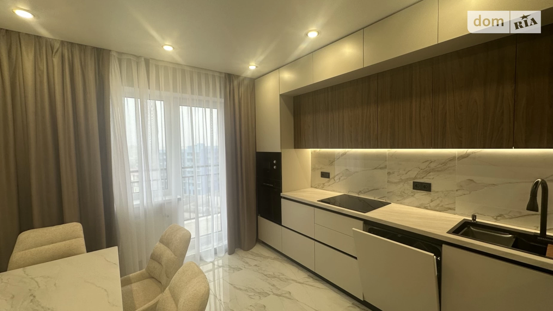 Продается 2-комнатная квартира 65.5 кв. м в Одессе, ул. Жемчужная, 5Б - фото 2