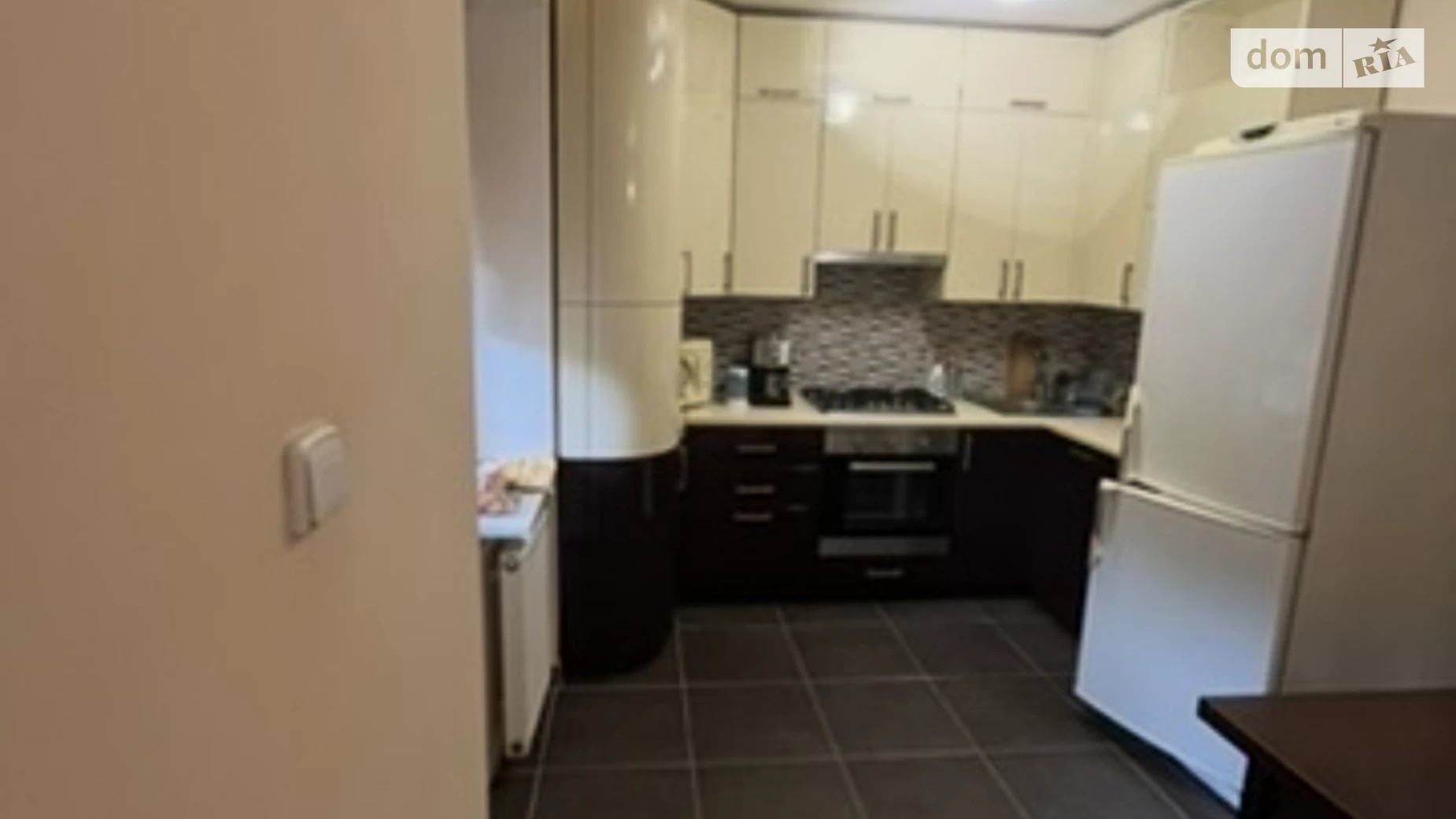 Продается 3-комнатная квартира 67 кв. м в Хусте, ул. Академика Пирогова, 9 - фото 2