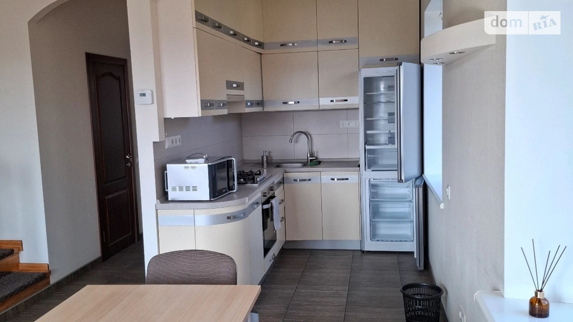 Здається в оренду будинок 3 поверховий 157 кв. м з садом, цена: 2700 $ - фото 3
