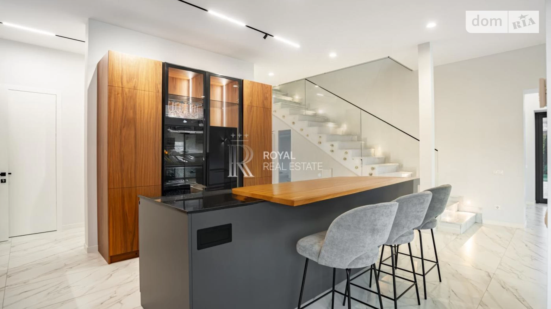 Продается дом на 2 этажа 340 кв. м с беседкой, цена: 1850000 $ - фото 2