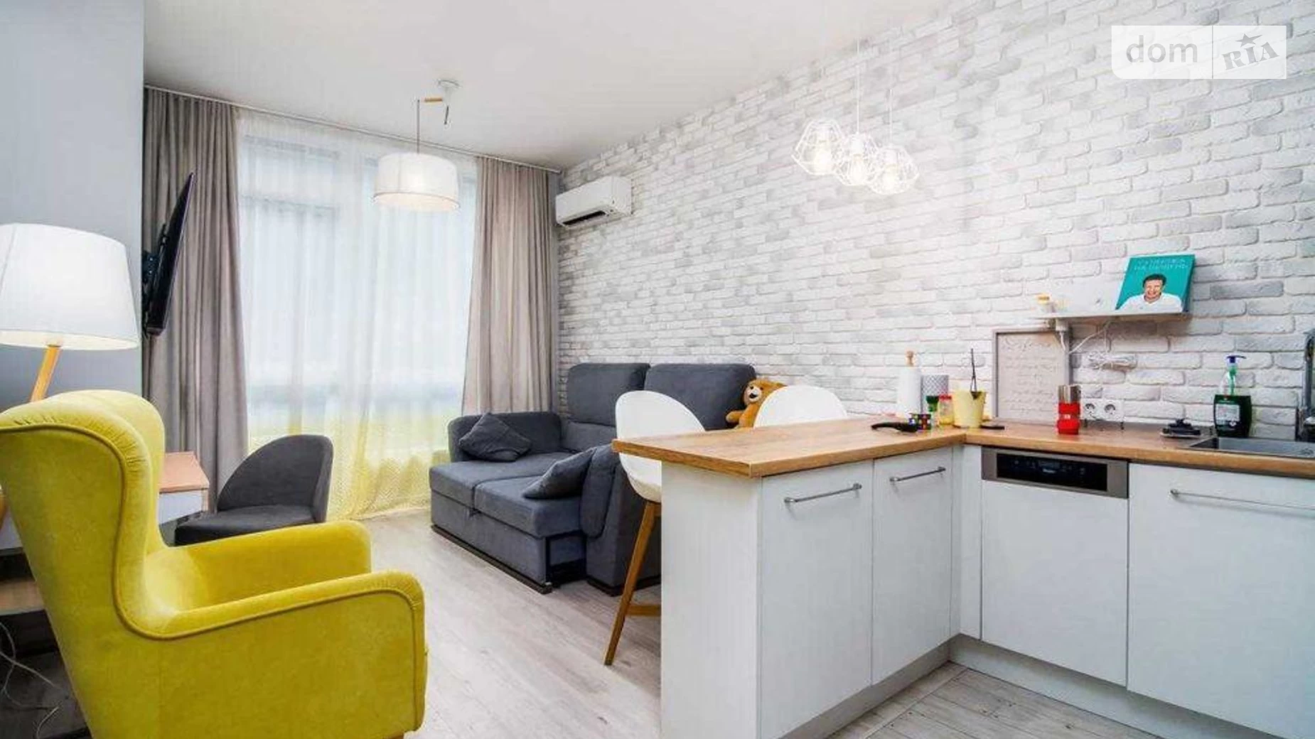 Продається 1-кімнатна квартира 38 кв. м у Києві, вул. Салютна, 2 - фото 3