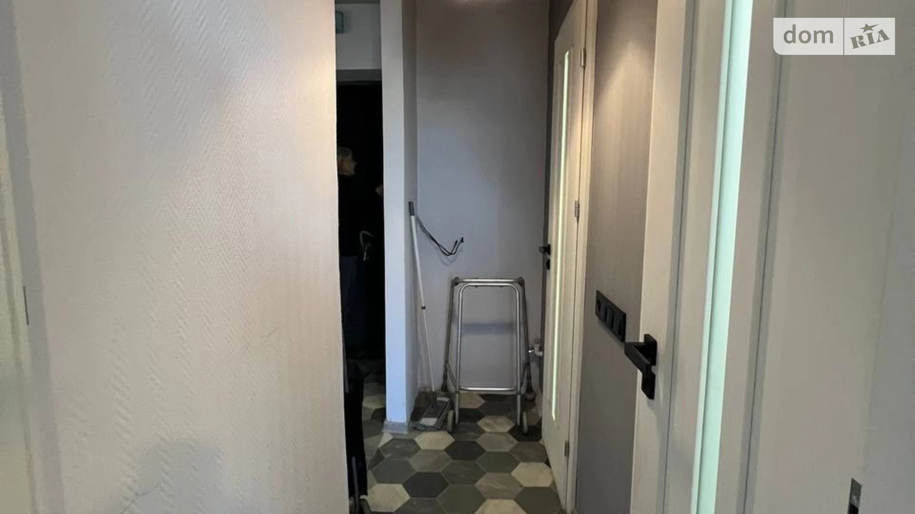 Продается 2-комнатная квартира 52 кв. м в Ивано-Франковске, ул. Коновальца Евгения, 130 - фото 3