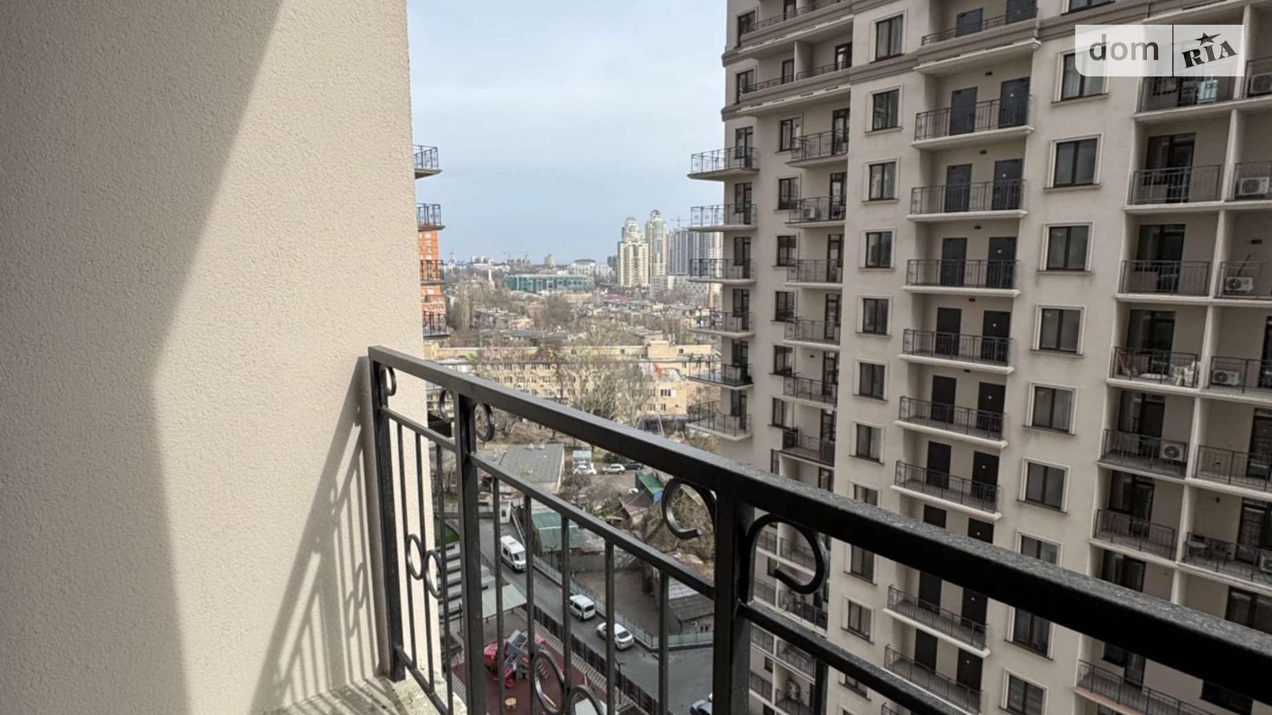 Продается 1-комнатная квартира 45 кв. м в Одессе, Фонтанская дор., 25Ж - фото 4