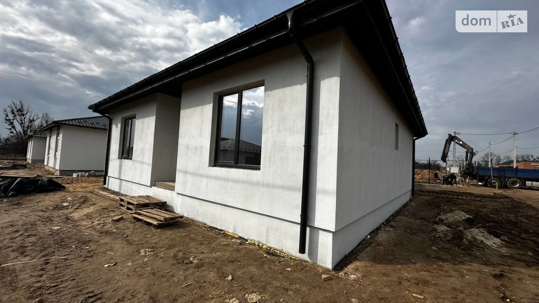 Продается одноэтажный дом 96 кв. м с балконом, цена: 76800 $ - фото 2