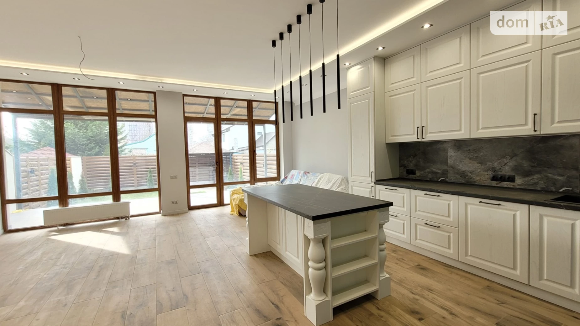 Продается дом на 3 этажа 252 кв. м с камином, цена: 340000 $ - фото 3