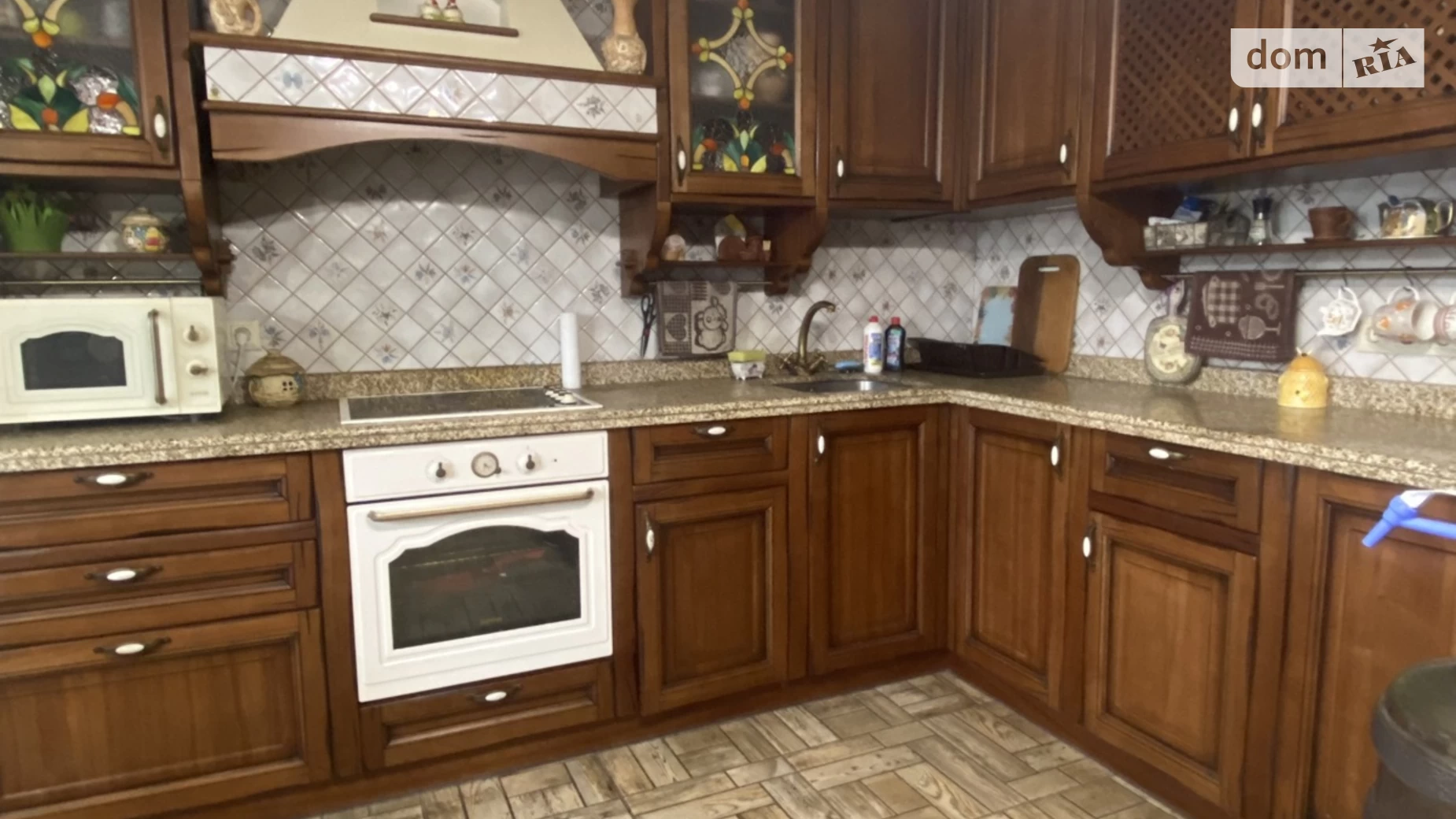 Продается дом на 3 этажа 240.2 кв. м с балконом, цена: 285000 $ - фото 4