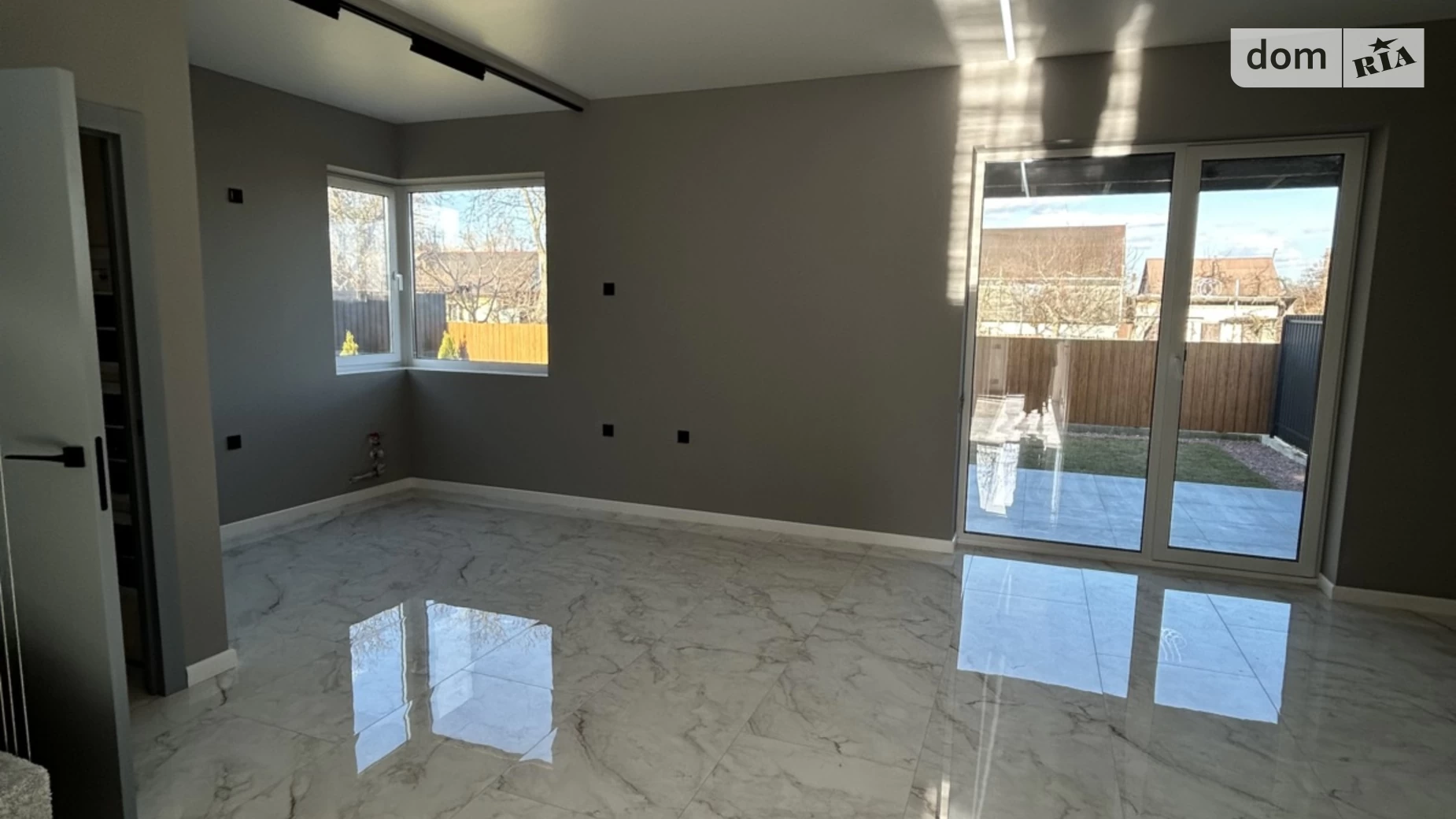 Продается дом на 2 этажа 120 кв. м с бассейном, цена: 195000 $ - фото 3