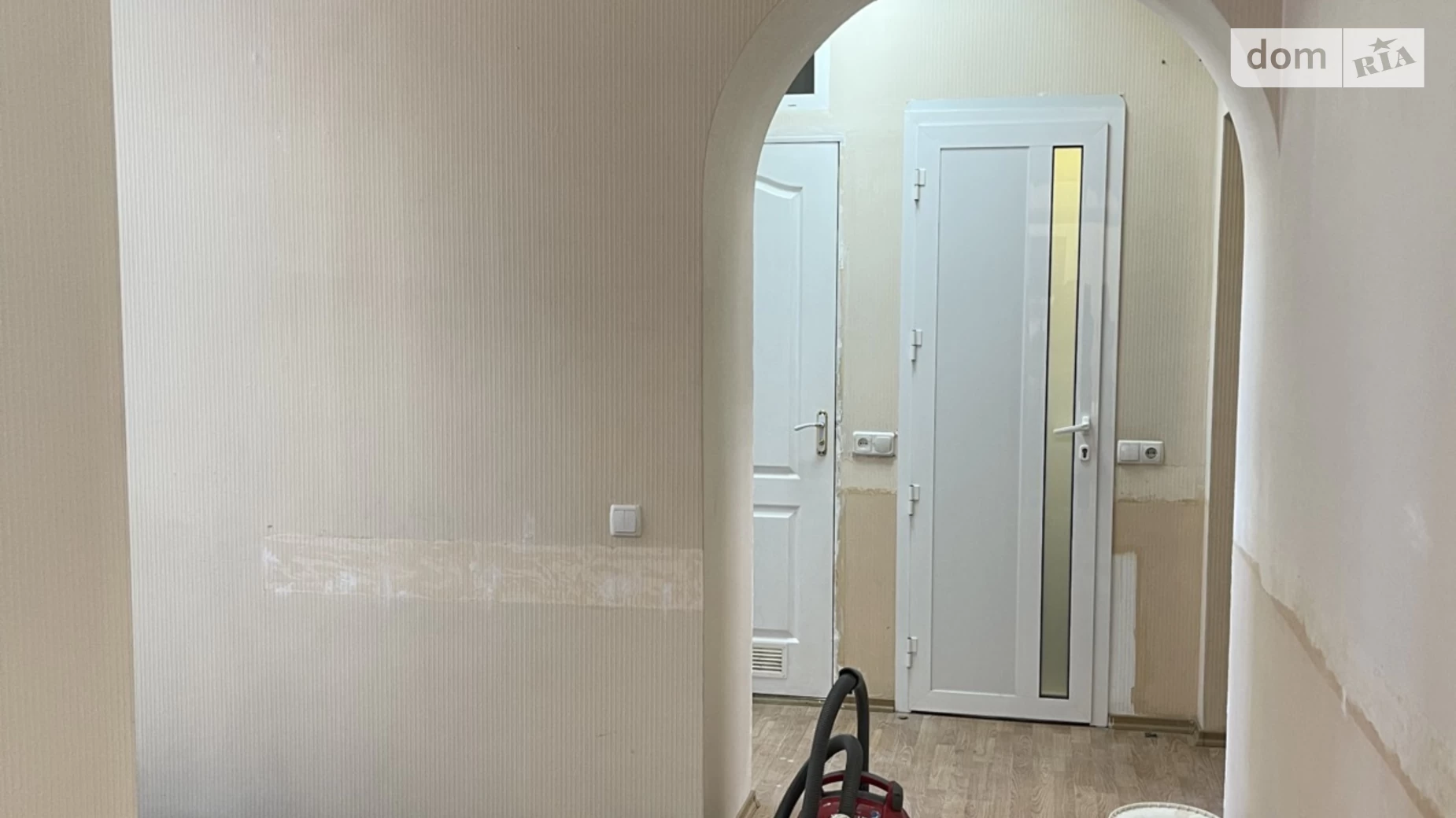 Сдается в аренду офис 60 кв. м в бизнес-центре, цена: 400 $ - фото 5