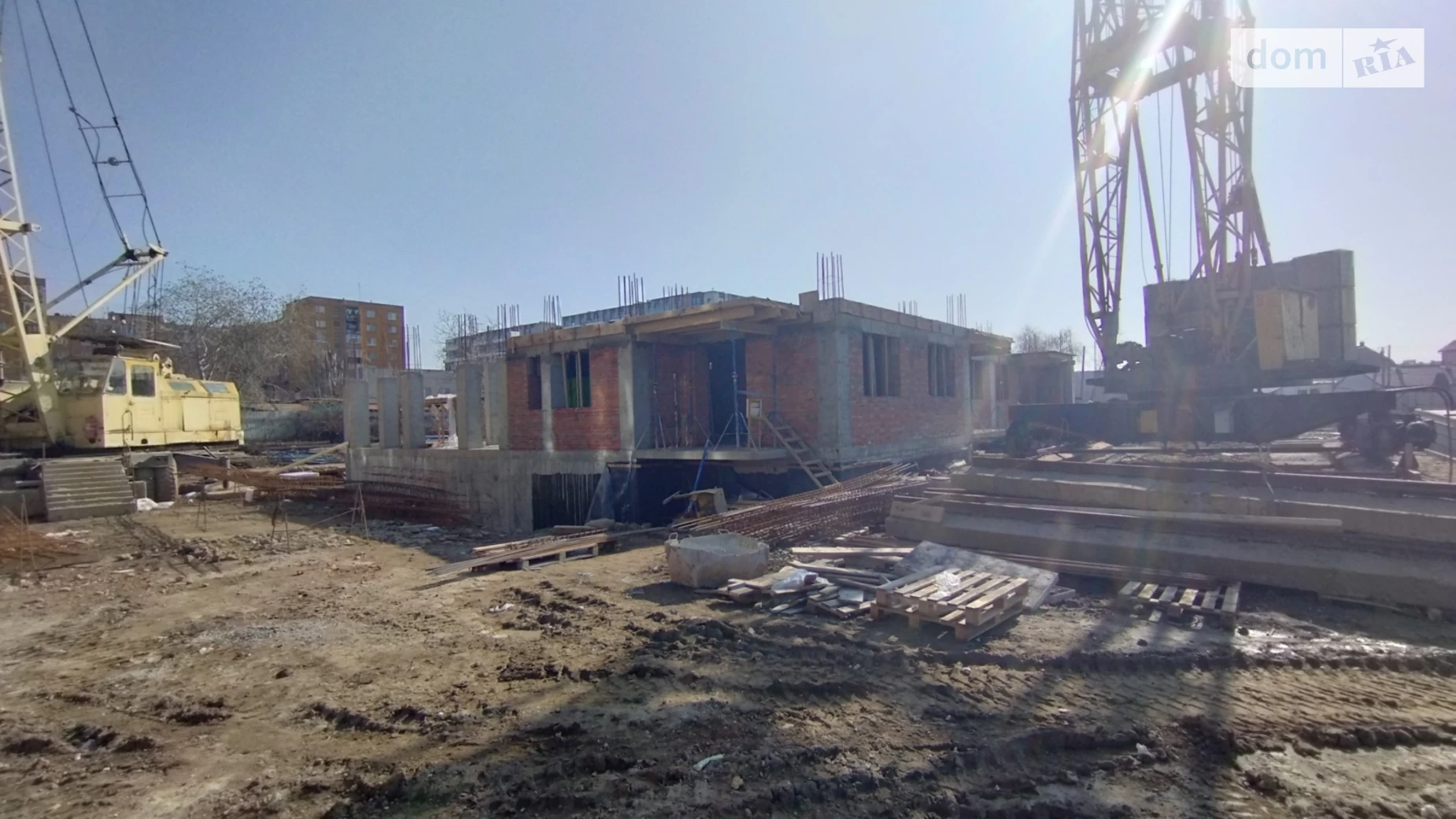 Продается 1-комнатная квартира 41 кв. м в Ужгороде, ул. Тлехаса - фото 2