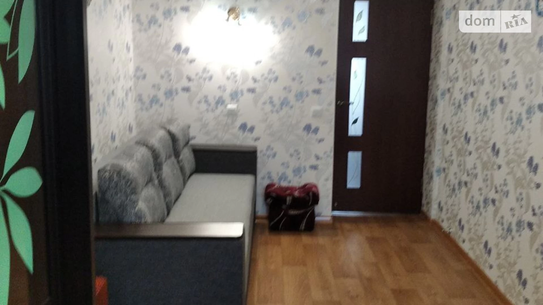 Продается 3-комнатная квартира 57 кв. м в Ватутино, ул. Юбилейна, 4 - фото 3