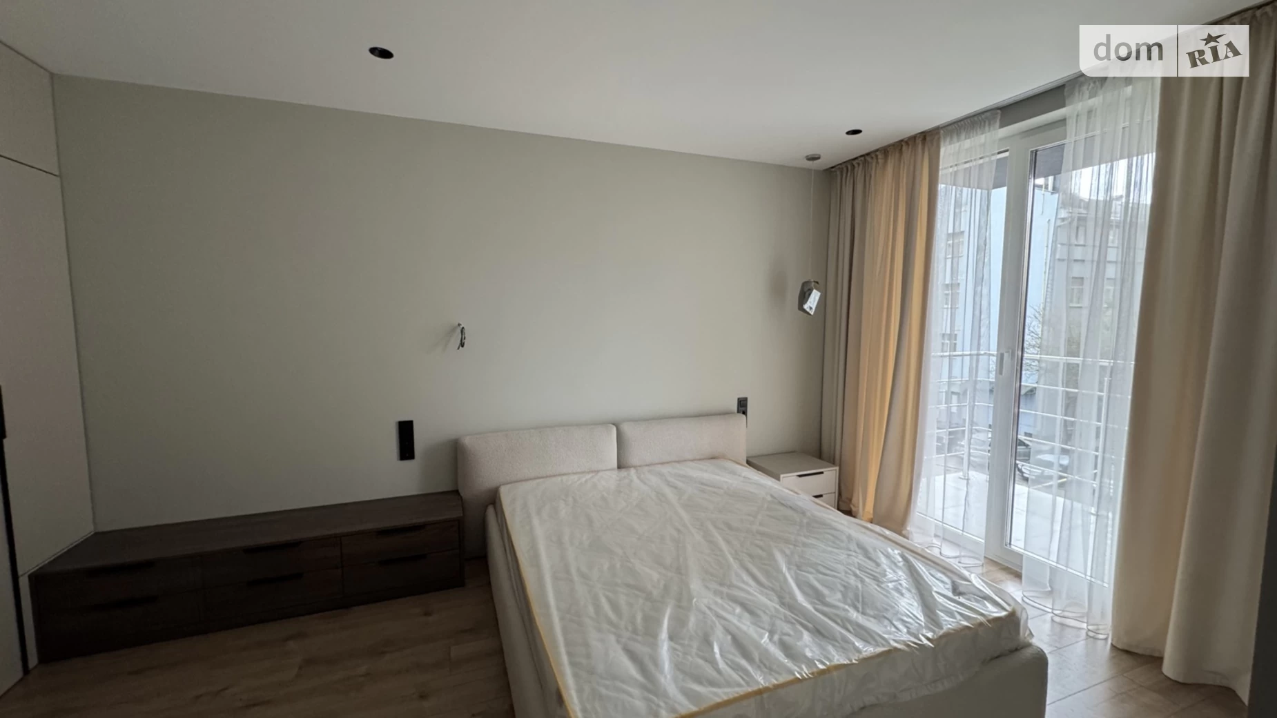 Продается 1-комнатная квартира 41 кв. м в Ужгороде, ул. Минайская, 16 - фото 4