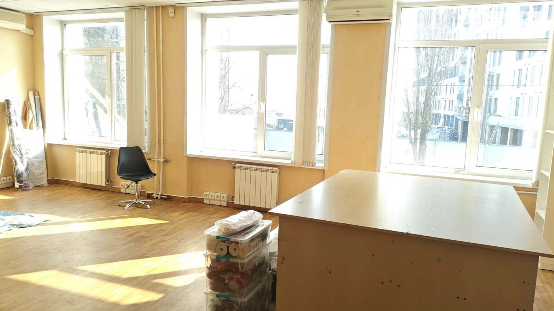 Сдается в аренду офис 70 кв. м в бизнес-центре, цена: 20340 грн - фото 2