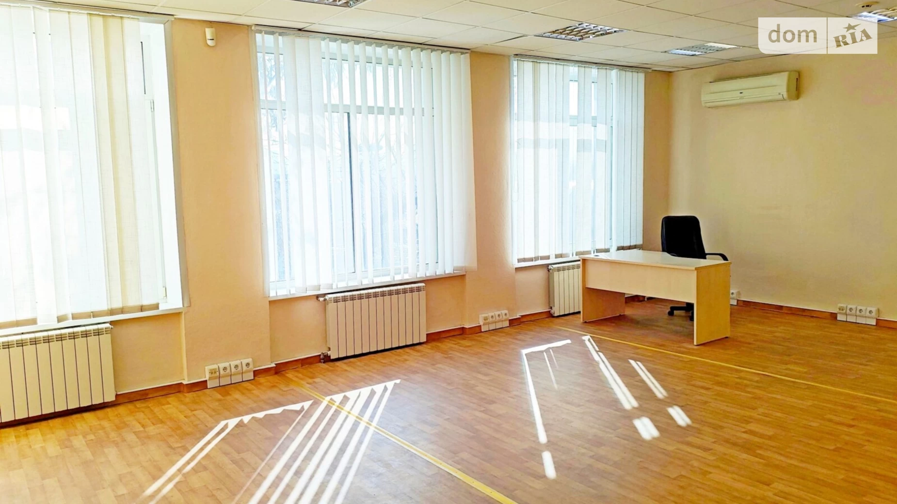 Сдается в аренду офис 63.8 кв. м в бизнес-центре, цена: 13570 грн - фото 2