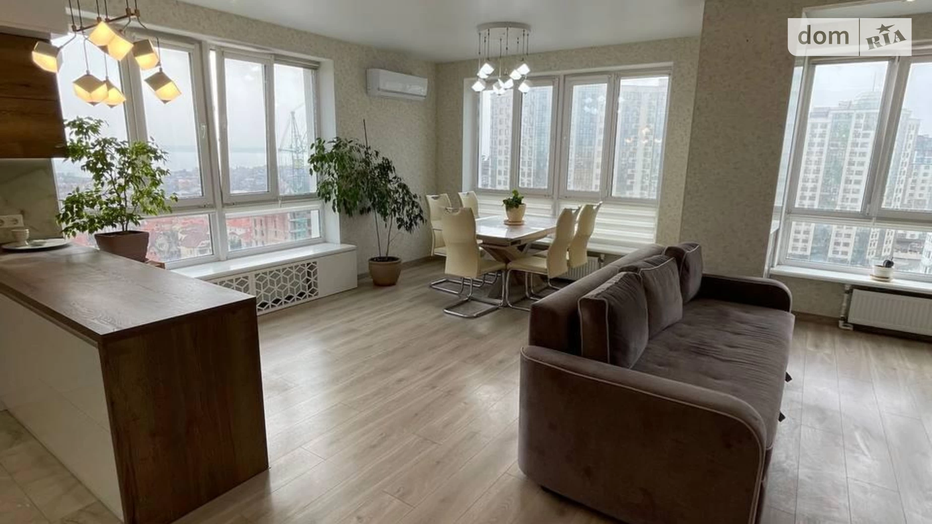 Продается 3-комнатная квартира 106.6 кв. м в Одессе, ул. Марсельская, 56 - фото 2