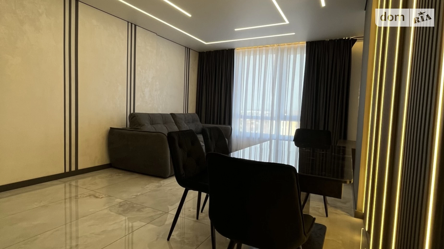 Продается 2-комнатная квартира 74.4 кв. м в Ивано-Франковске, ул. Ленкавского, 34 корпус 2 - фото 2