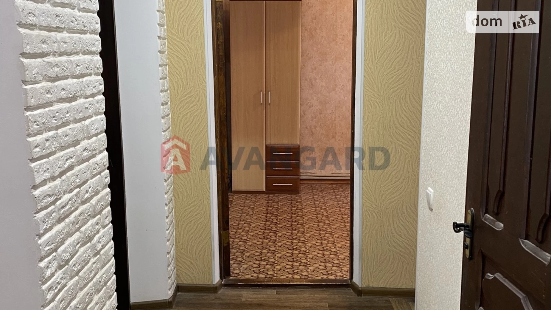 Продается 3-комнатная квартира 67 кв. м в Каменском, ул. Сачка - фото 2