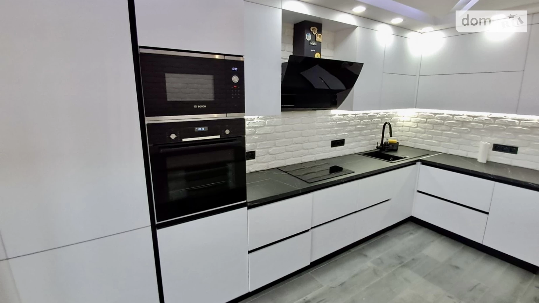 Продается 3-комнатная квартира 93.8 кв. м в Черткове, ул. Независимости - фото 2