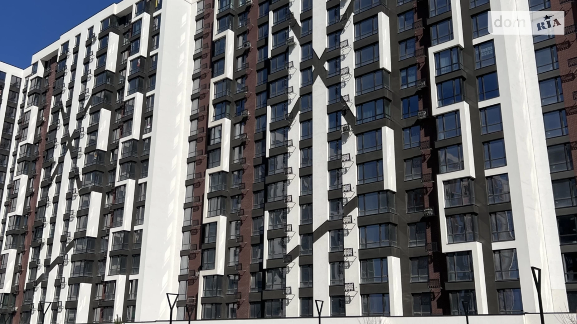 Продается 1-комнатная квартира 40 кв. м в Ивано-Франковске, ул. Ленкавского, 34 - фото 2