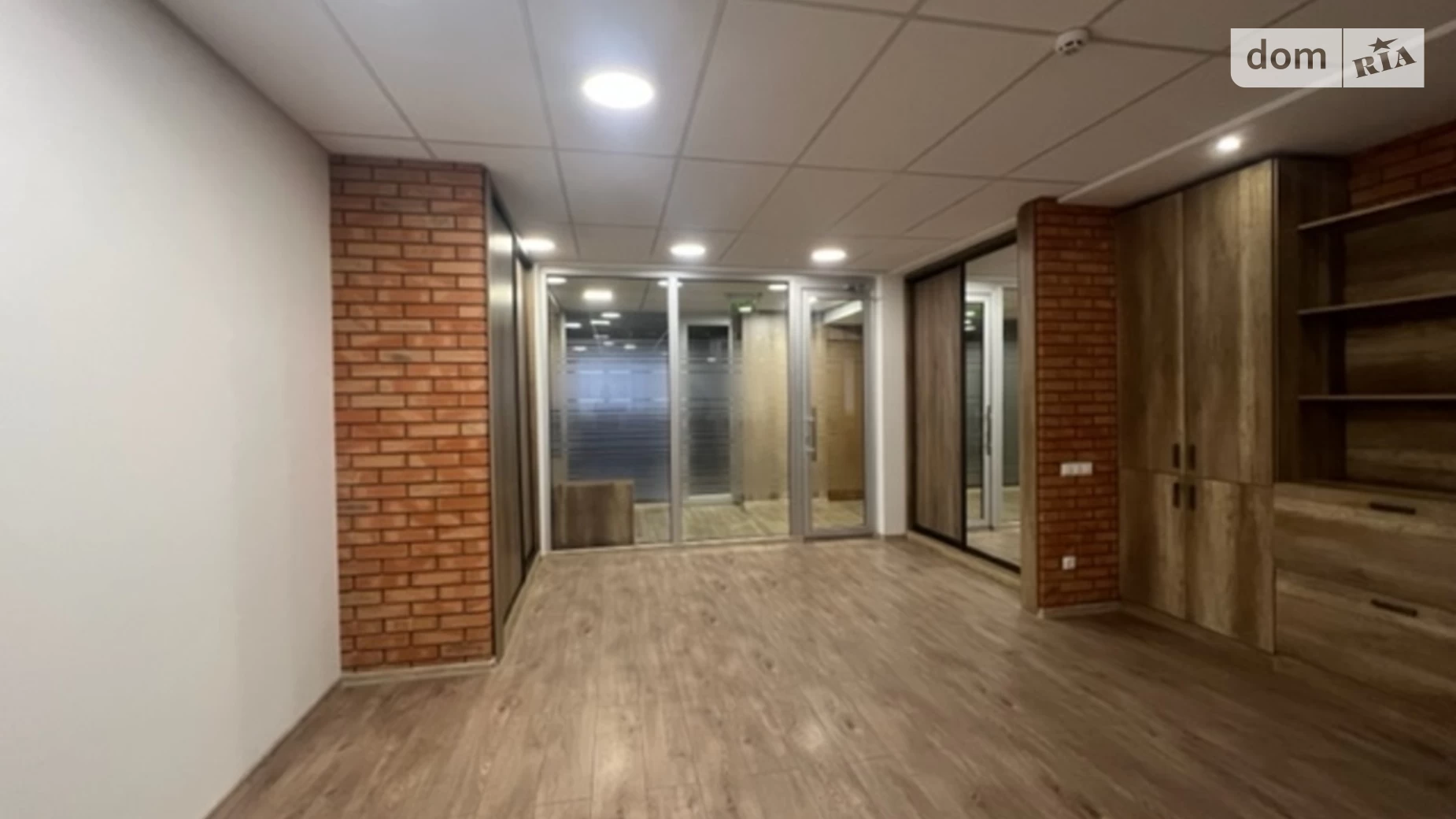 Сдается в аренду офис 550 кв. м в бизнес-центре, цена: 8400 $ - фото 3
