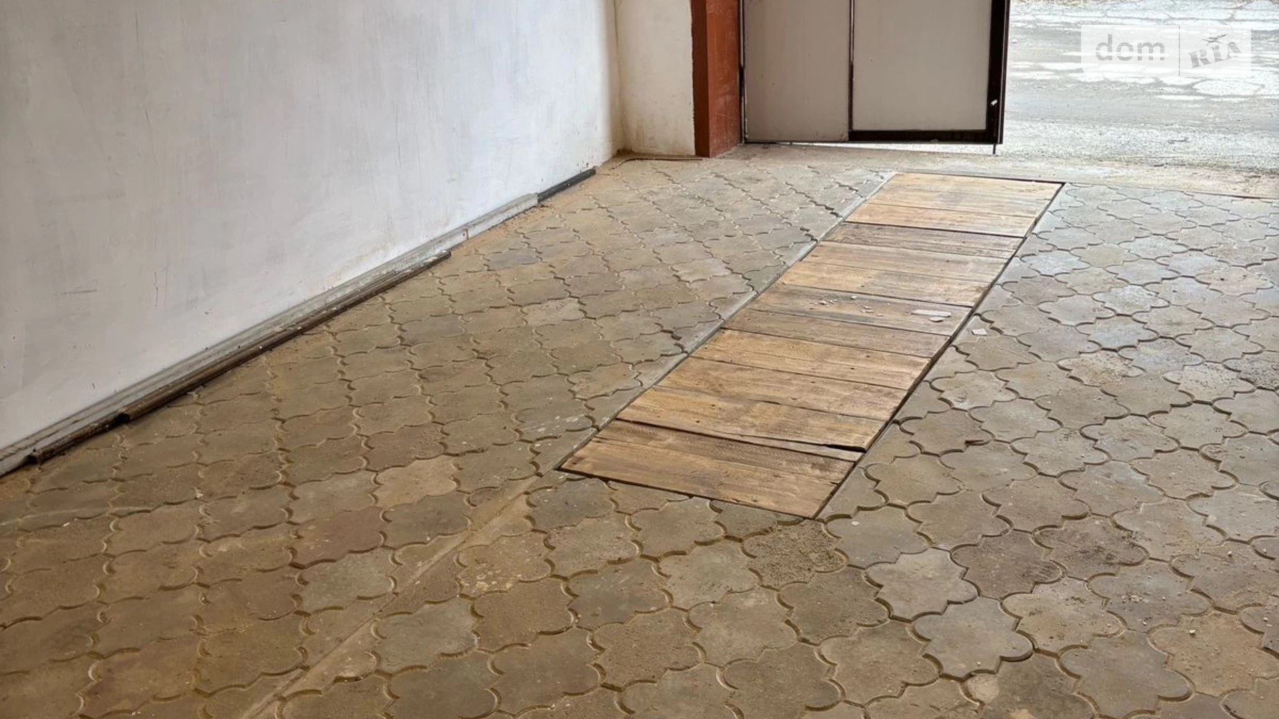 Продается место в гаражном кооперативе под легковое авто на 20 кв. м, цена: 6000 $ - фото 3