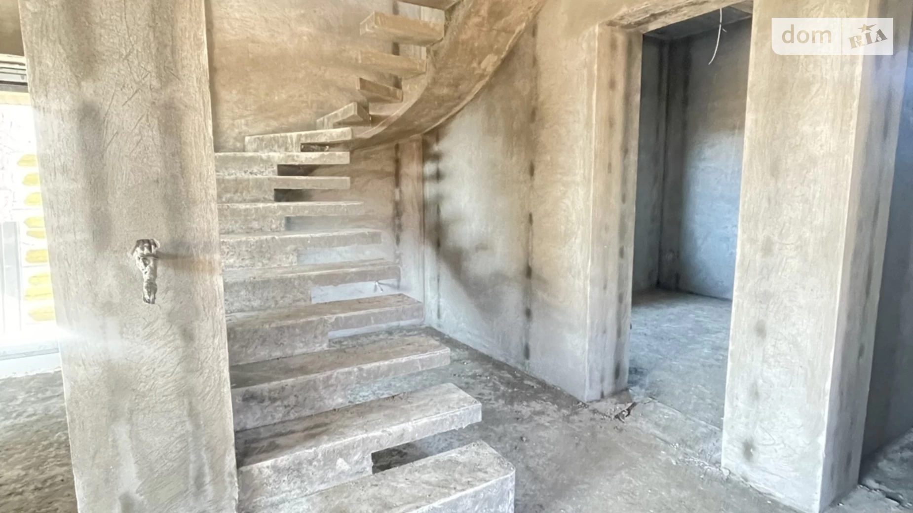 Продается дом на 2 этажа 120 кв. м с камином, цена: 180000 $ - фото 3